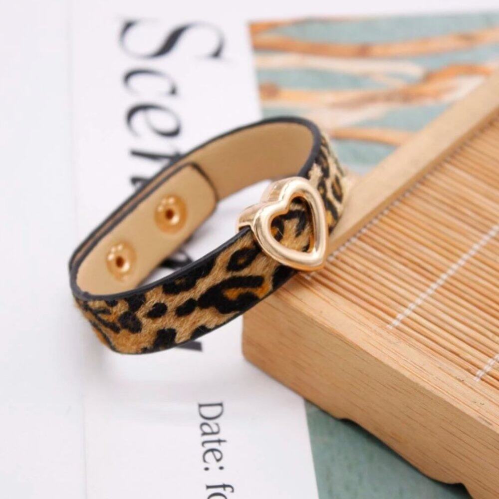 GALLANT & GRACE Leopard Pattern Fashion Bracelet - Picture 3 of 4